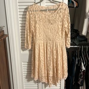 Free people size 12 peach colored lace dress EUC